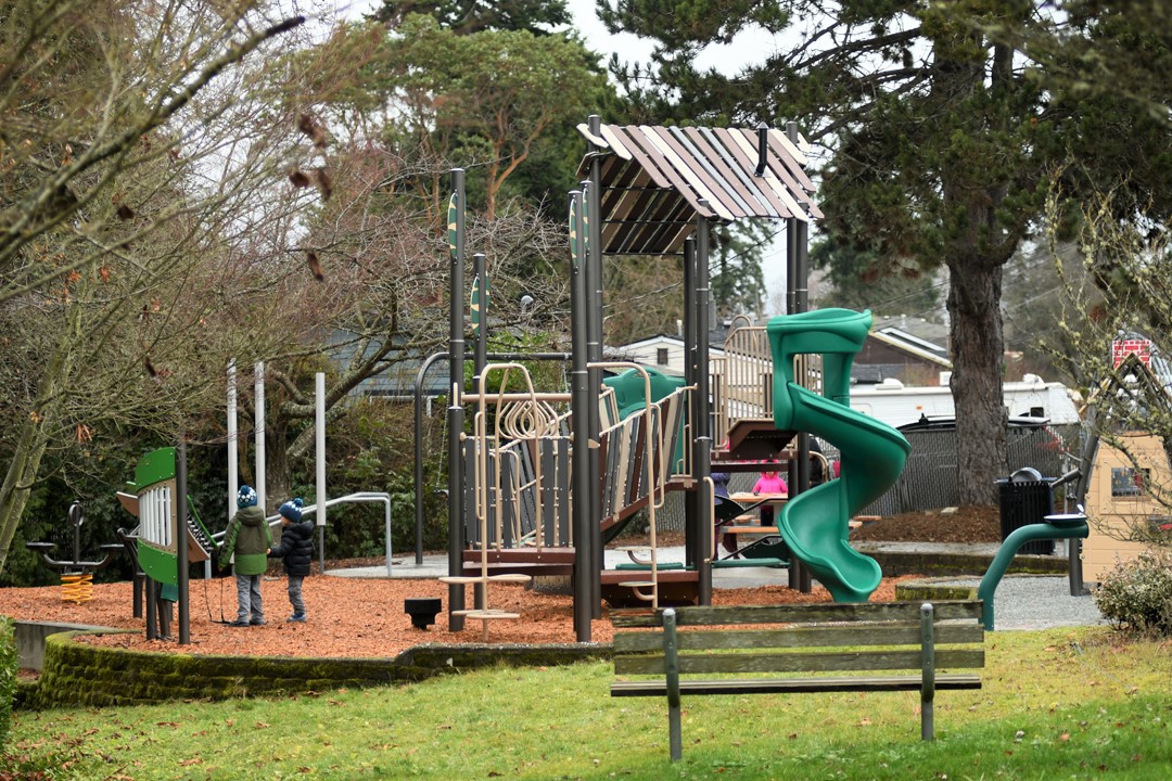 Puget-Ridge-new-seattle-playground-kids-playing-neighborhood-families-west-seattle
